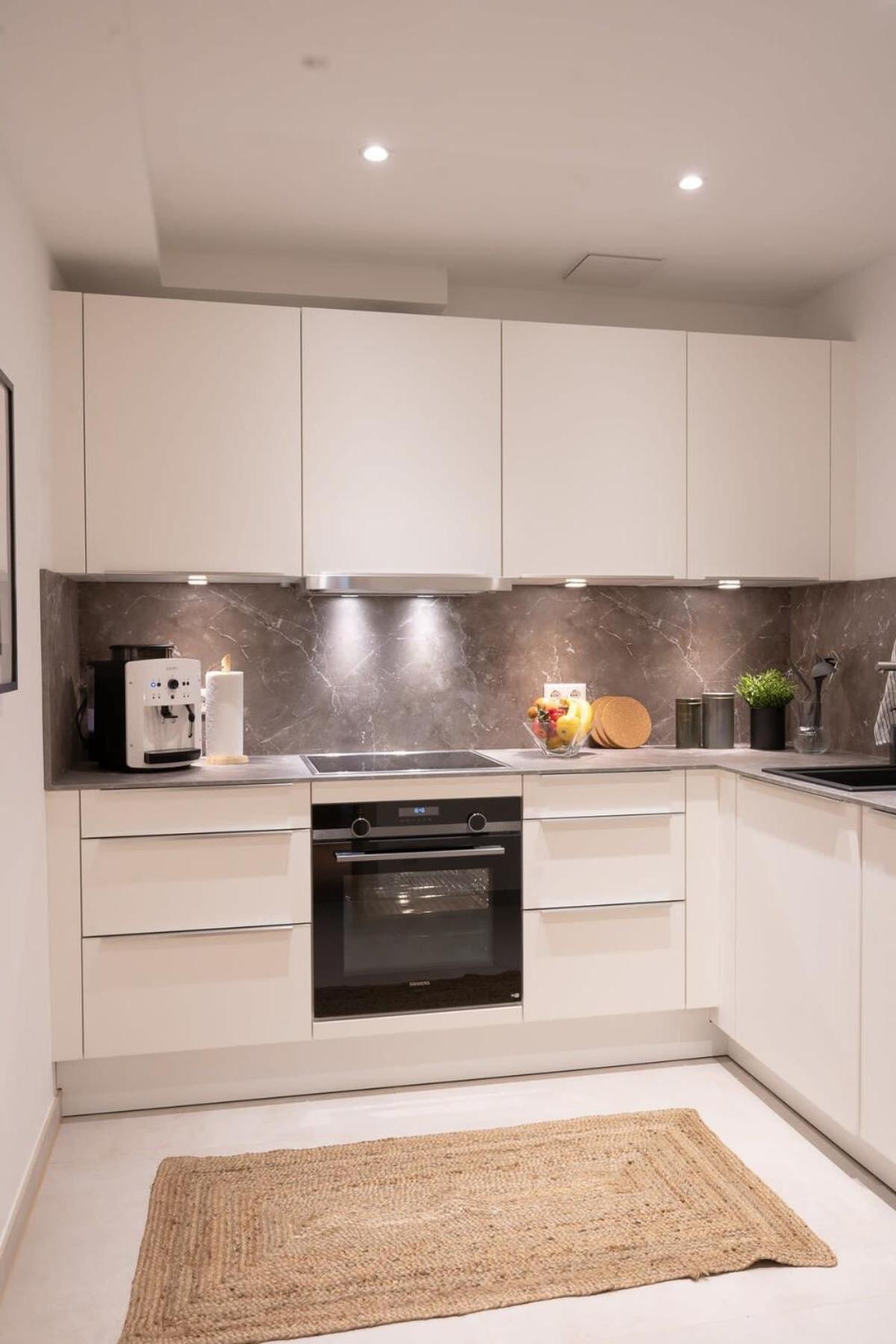 Spacious 3-Bedroom Apartment Near Eilbekpark Hamburgo Exterior foto