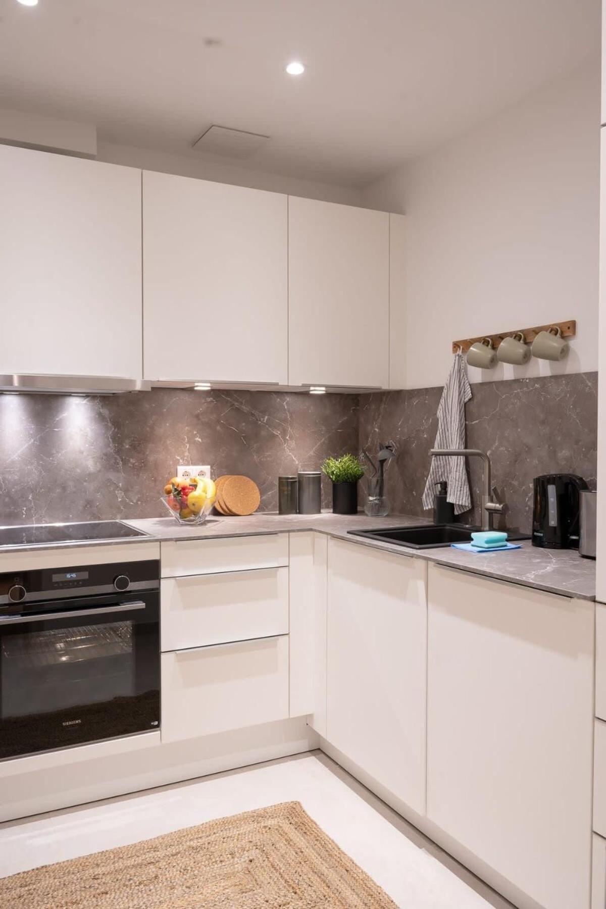 Spacious 3-Bedroom Apartment Near Eilbekpark Hamburgo Exterior foto